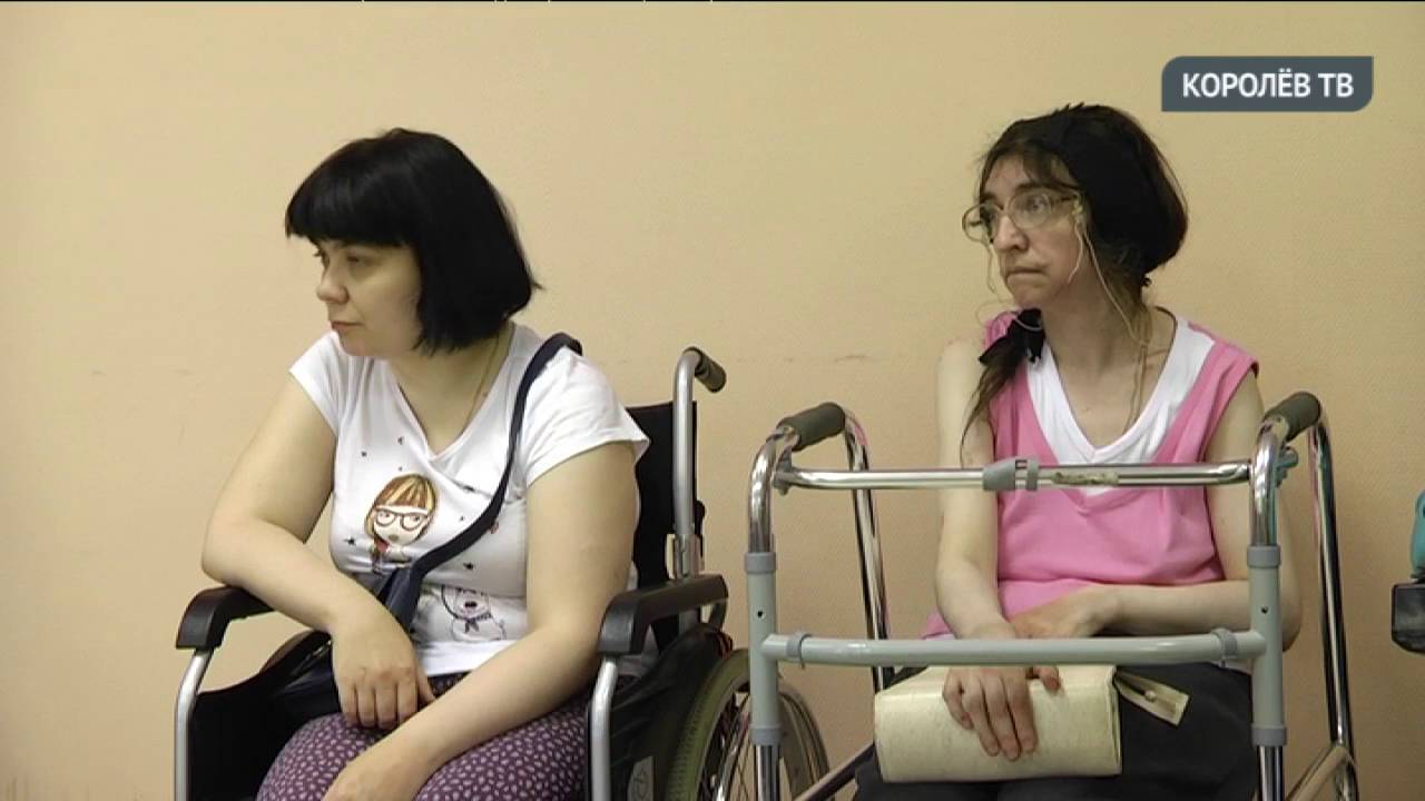 Для королёвцев с ограниченными возможностями устроили тест драйв колясок